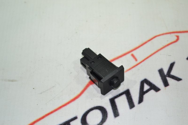 Кнопка датчика давления шин Toyota Corolla NZE121 1NZ 2002 (б/у)