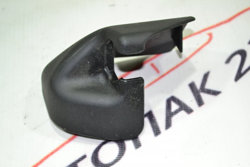 Заглушка на полозья сидений Toyota Runx NZE121 1NZ 2002 (б/у)