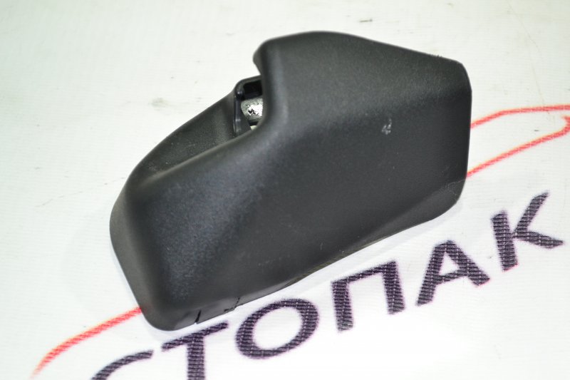 Заглушка на полозья сидений Toyota Corolla NZE120 1NZ 2000 задняя (б/у)