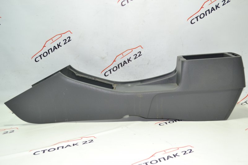 Консоль между сидений Toyota Corolla NZE121 1NZ 2003 (б/у)