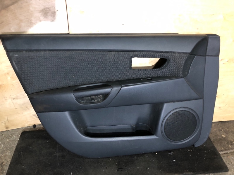 Обшивка двери Mazda Axela BK3P передняя левая (б/у)