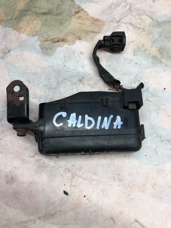 Блок предохранителей Toyota Caldina ET196 (б/у)