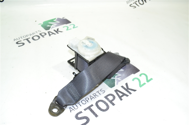 Ремень безопасности Toyota Corolla NZE121 1NZ задний (б/у)
