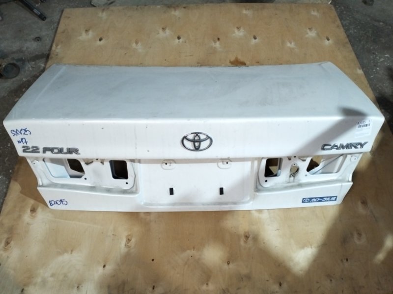Крышка багажника Toyota Camry Gracia SXV25 5S-FE 2001 (б/у)