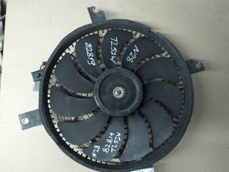 Диффузор радиатора кондиционера Suzuki Escudo TL52W J20A 2003 (б/у)