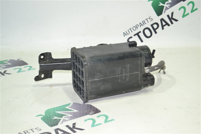 Фильтр паров топлива Toyota Runx NZE121 1NZ 2003 (б/у)