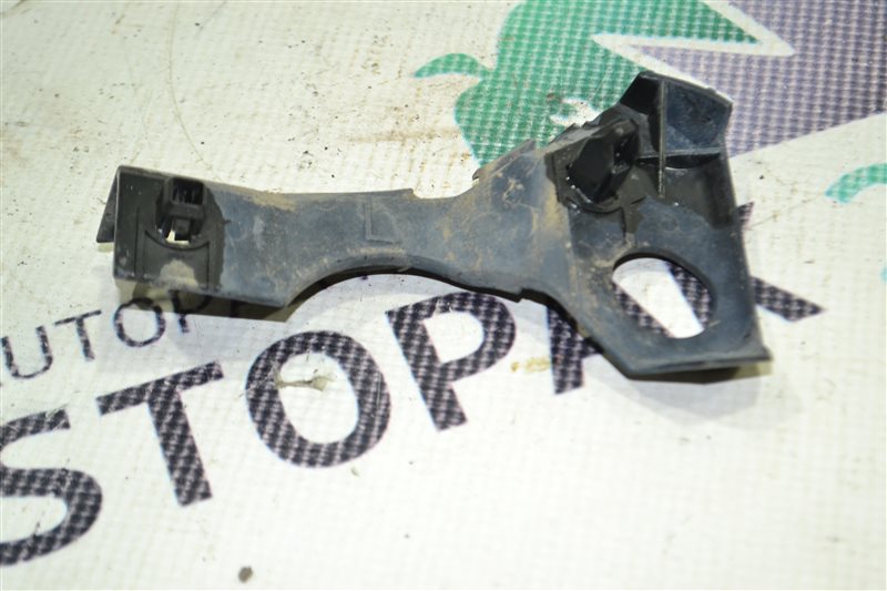 Крепление бампера Toyota Corolla NZE121 1NZ 2001 переднее левое (б/у)