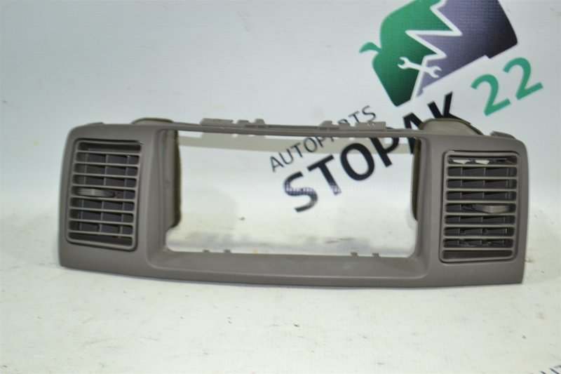 Консоль магнитофона Toyota Corolla NZE124 1NZ 2004 (б/у)