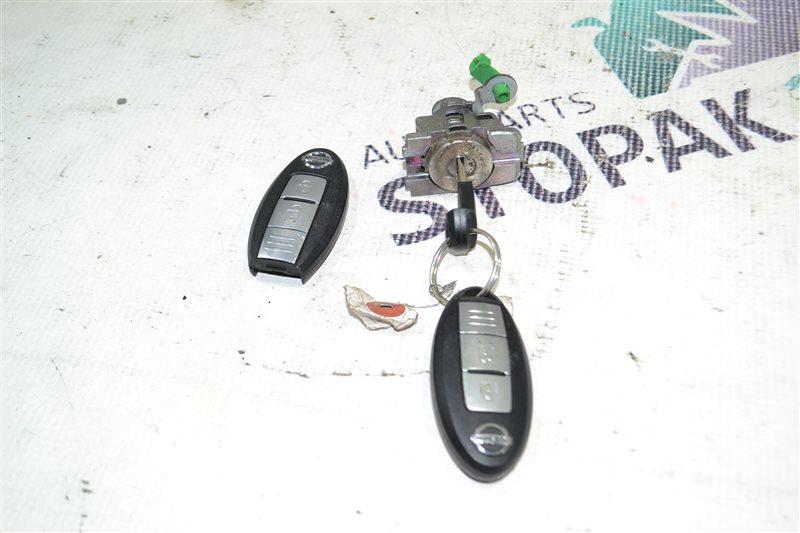 Смарт-ключ Nissan Leaf ZE0 2012 (б/у)
