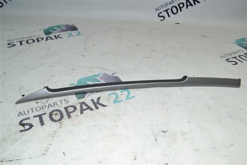 Накладка на торпедо Toyota Toyota Corolla/Fielder/Allex/Runx Nze/Zze120/121/122/123/124 NZE121/124 1NZ/1ZZ 2004 правая (б/у)