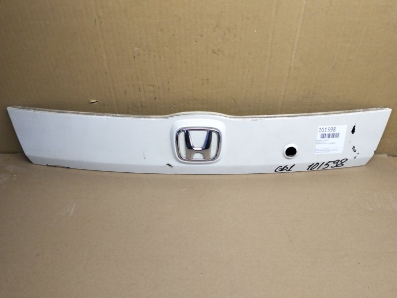 Накладка 5-й двери Honda Fit GD1 (б/у)