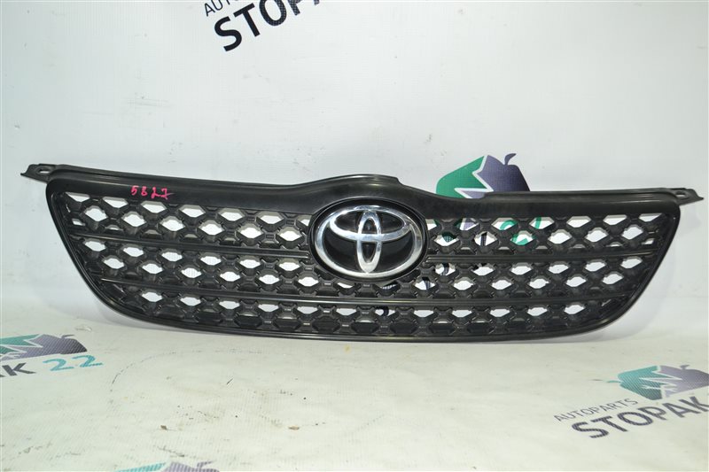 Решетка радиатора Toyota Corolla NZE120 (б/у)