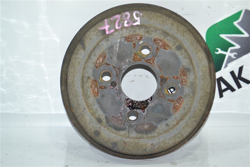 Тормозной барабан Toyota Corolla NZE120 задний (б/у)