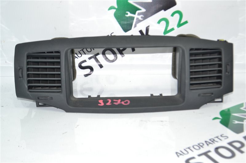 Консоль магнитофона Toyota Runx NZE124 2005 (б/у)