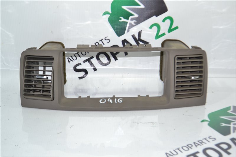 Консоль магнитофона Toyota Corolla NZE124 2000 (б/у)