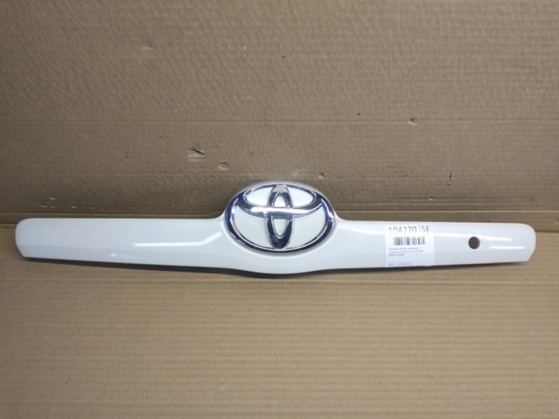 Накладка крышки багажника Toyota Camry ACV40 2AZ-FE 2007 (б/у)