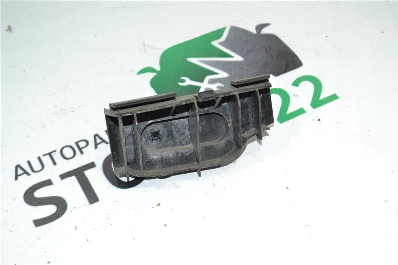 Крепление бампера Toyota Runx NZE124 2005 заднее правое (б/у)