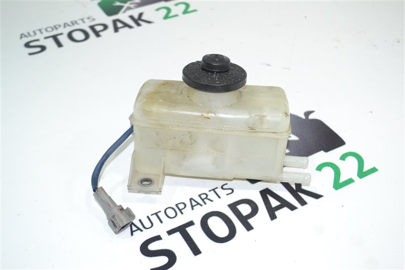 Бачок тормозной жидкости Toyota Toyota Corolla/Fielder/Allex/Runx Nze/Zze120/121/122/123/124 NZE/ZZE/120/121/122/123/124  (б/у)