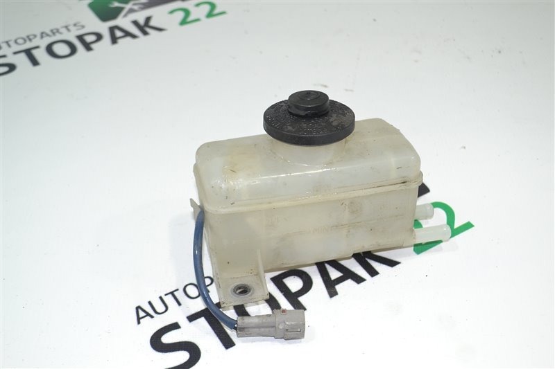 Бачок тормозной жидкости Toyota Toyota Corolla/Fielder/Allex/Runx Nze/Zze120/121/122/123/124 NZE/ZZE/120/121/122/123/124  (б/у)