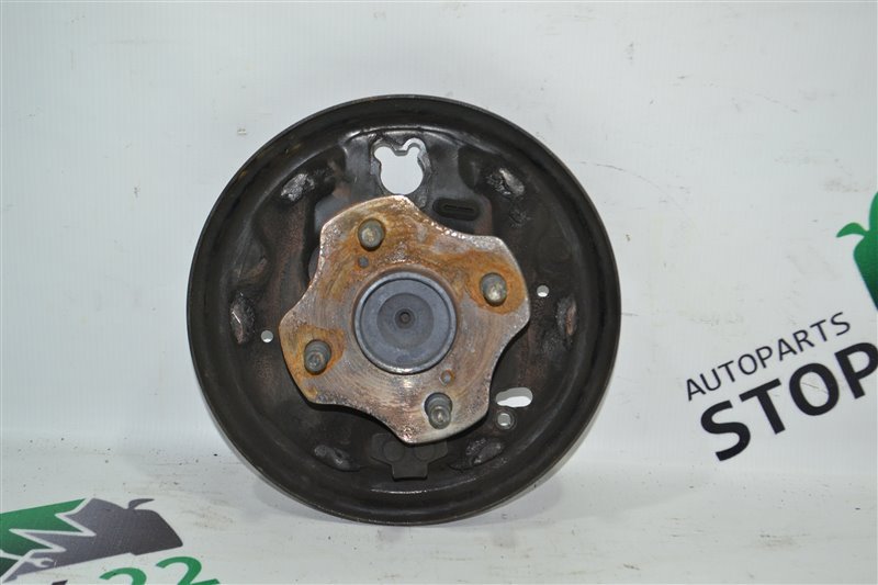 Ступица Toyota Corolla/Fielder/Allex/Runx NZE/ZZE/120/121/122/123/124 1NZ/1ZZ 2000 (б/у)