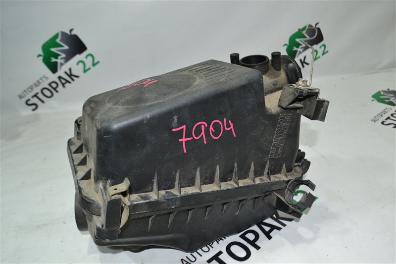 Корпус воздушного фильтра Toyota Fielder NZE124 1NZ 2002 (б/у)