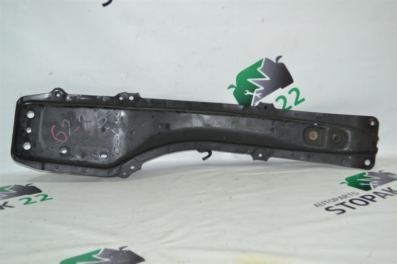 Балка передняя продольная Toyota Corolla NZE121 1NZ-FE 2005 (б/у)