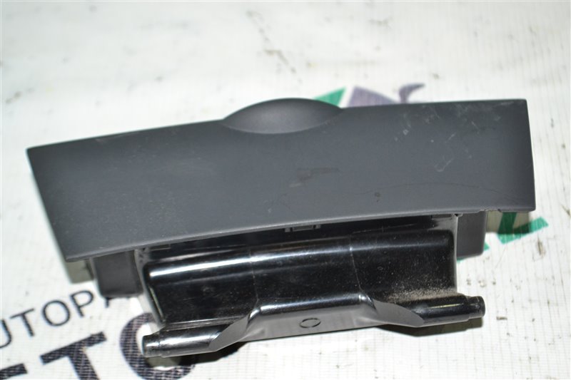 Пепельница Toyota Corolla NZE124 1NZ 2001 (б/у)