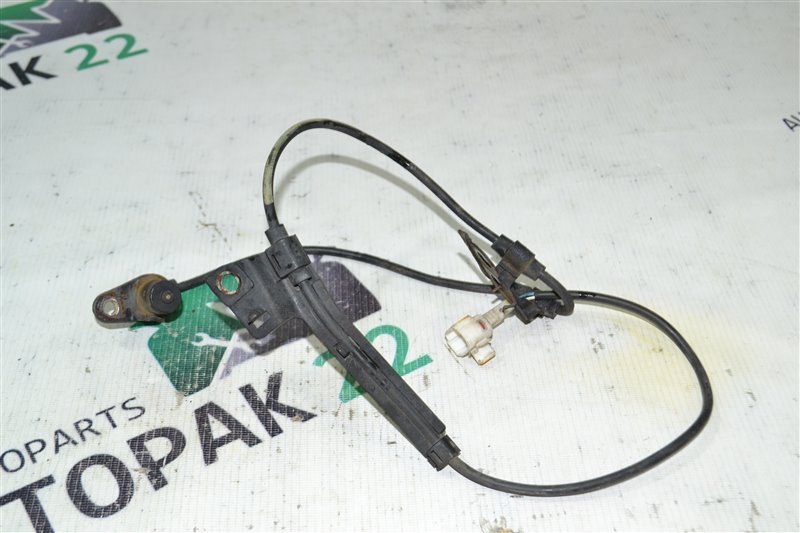 Датчик abs Toyota Corolla NZE121 1NZ-FE 2001 передний левый (б/у)