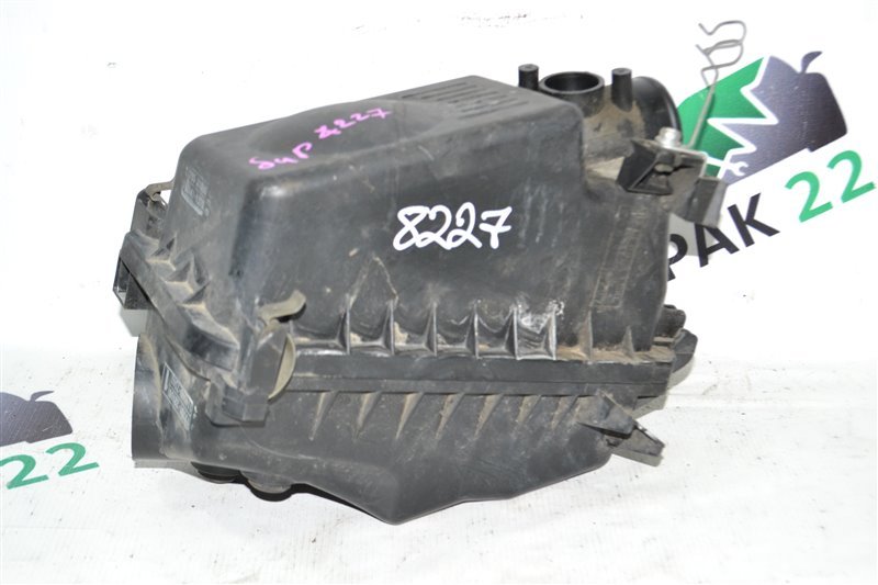 Корпус воздушного фильтра Toyota Corolla NZE121 1NZ 2001 (б/у)
