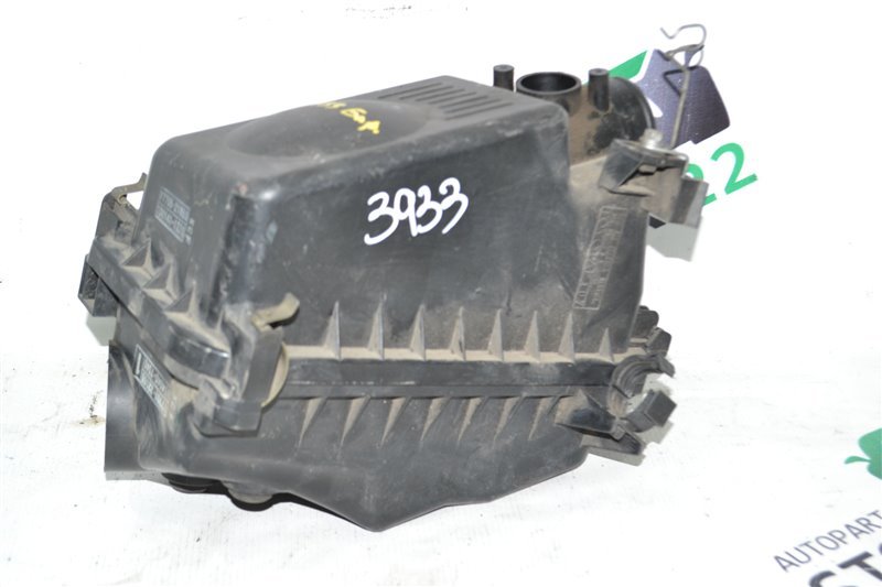 Корпус воздушного фильтра Toyota Corolla NZE121 1NZ-FE 2001 (б/у)