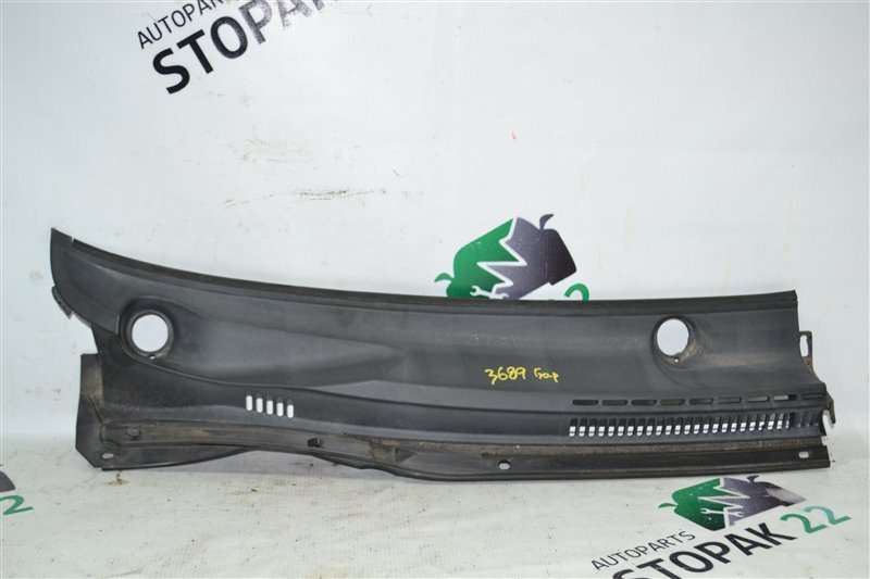 Решетка под дворники Toyota Corolla NZE121 1NZ-FE 2001 правая (б/у)