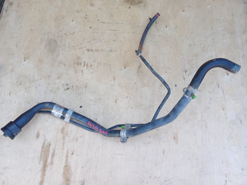 Горловина топливного бака Toyota Vista ZZV50 1ZZ-FE 2002 (б/у)