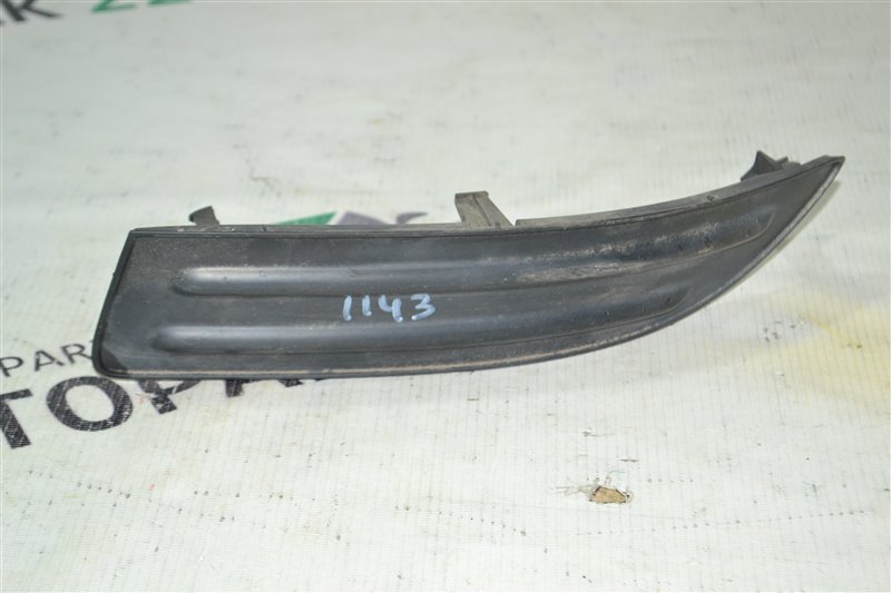 Заглушка бампера Toyota Corolla NZE121 1NZ 2001 передняя левая (б/у)