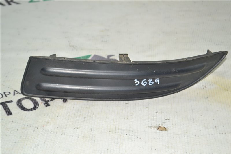 Заглушка бампера Toyota Corolla NZE124 2002 передняя левая (б/у)