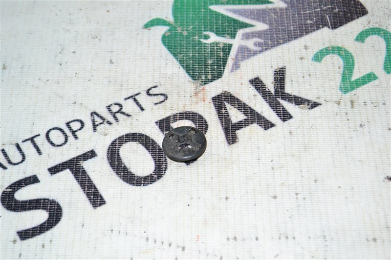 Кронштейн опоры капота Toyota Corolla NZE121 1NZ 2001 (б/у)