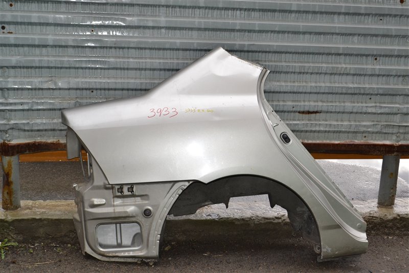 Крыло Toyota Corolla NZE121 1NZ-FE 2001 заднее правое (б/у)