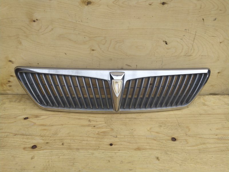Решетка радиатора Toyota Vista ZZV50 1ZZ-FE 2002 (б/у)