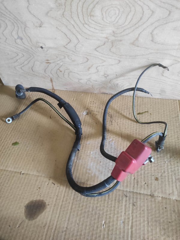 Провод аккумулятора Subaru Forester SF5 EJ201 2001 (б/у)
