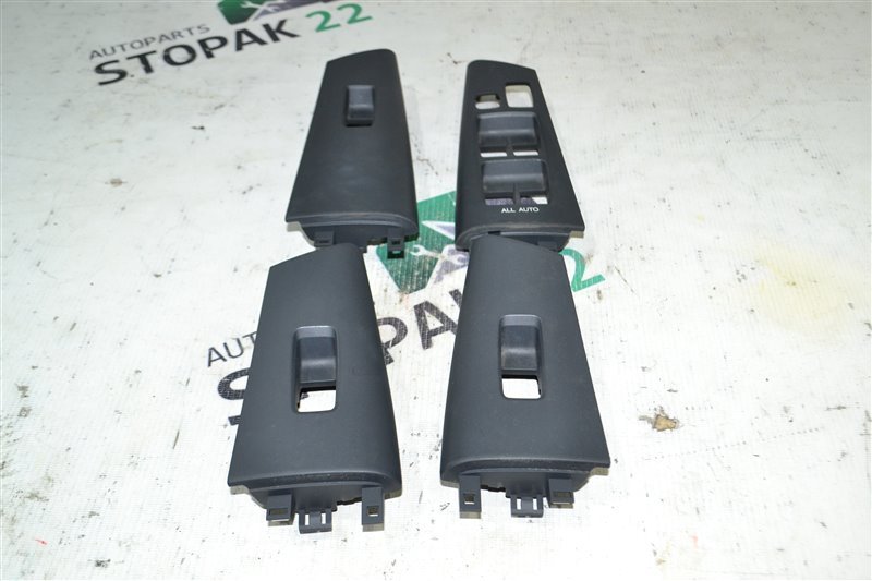 Накладка кнопки стеклоподьёмника Toyota Fielder NZE121 1NZ-FE 2003 (б/у)