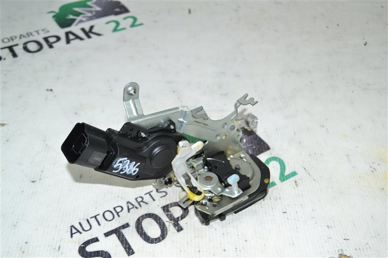 Замок двери Toyota Corolla Runx NZE121 1NZ-FE 2006 задний левый (б/у)