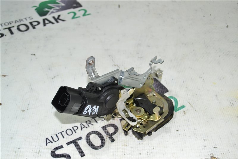 Замок двери Toyota Corolla NZE121 1NZ-FE 2005 задний левый (б/у)