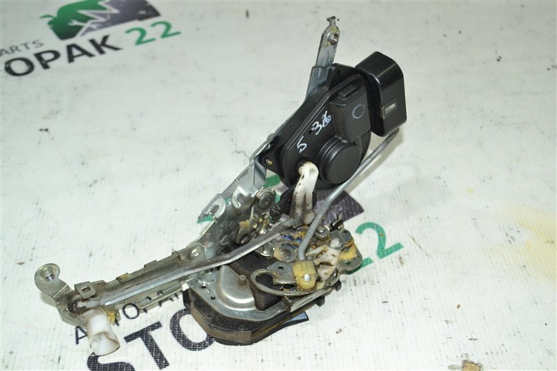 Замок двери Toyota Corolla Spacio NZE121 1NZ 2002 передний правый (б/у)