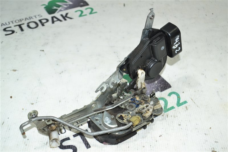 Замок двери Toyota Fielder NZE121 1NZ-FE 2003 передний правый (б/у)