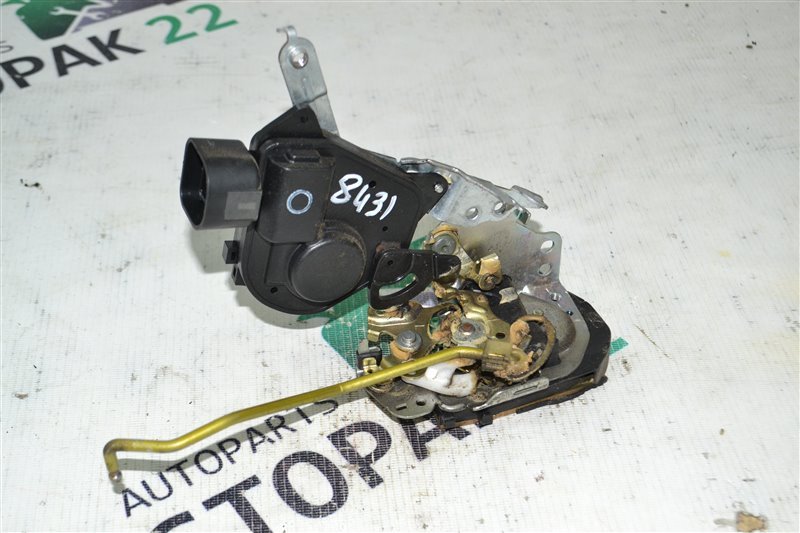 Замок двери Toyota Corolla NZE121 1NZ-FE 2005 передний левый (б/у)