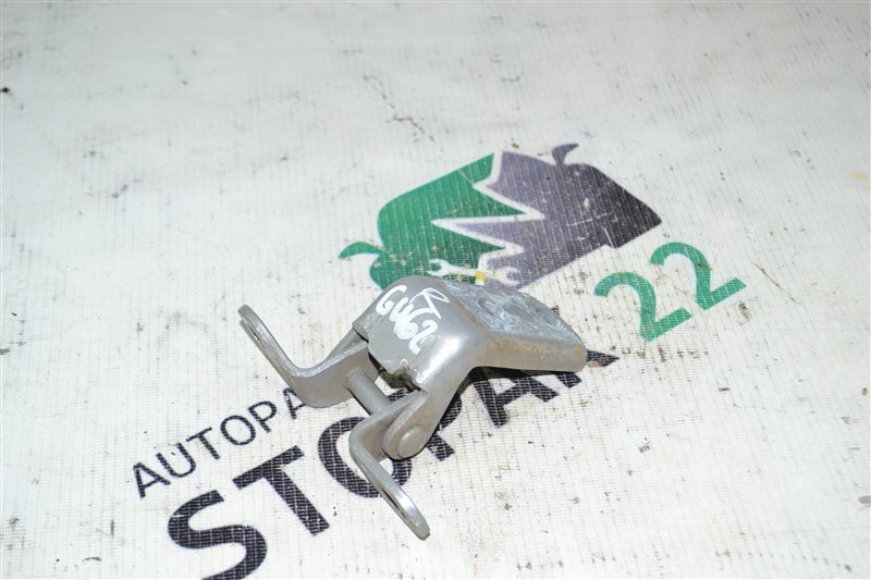 Петля двери нижняя Toyota Corolla Spacio NZE121 1NZ 2002 задняя правая (б/у)