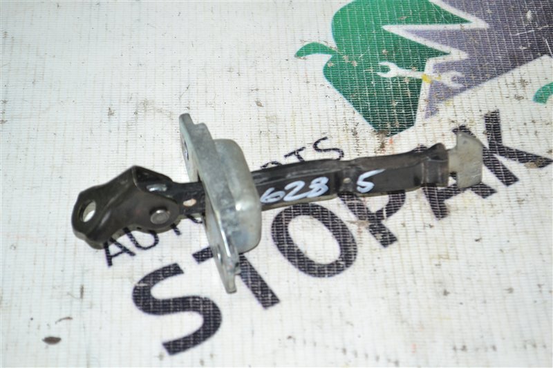 Ограничитель двери Toyota Corolla NZE121 1NZ-FE 2005 передний (б/у)