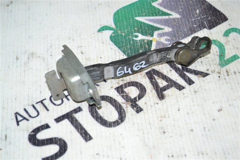 Ограничитель двери Toyota Corolla Spacio NZE121 1NZ 2002 передний (б/у)
