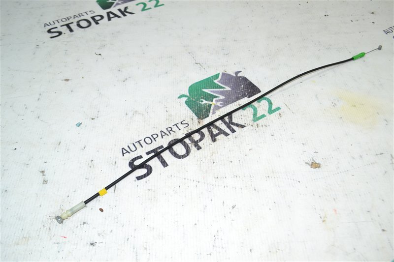 Тросик открывания двери Toyota Corolla NZE121 1NZ 2001 задний (б/у)