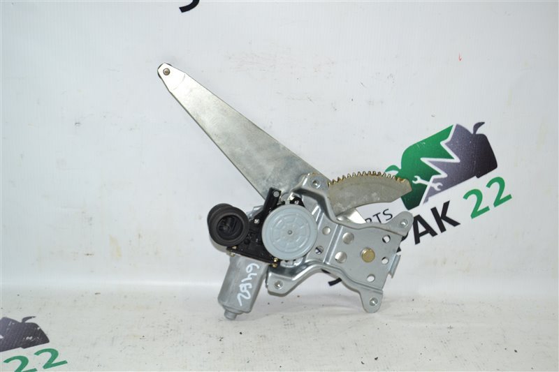 Стеклоподъемник Toyota Corolla Spacio NZE121 1NZ 2002 задний правый (б/у)
