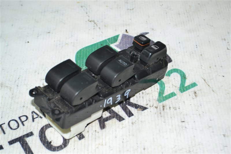Блок управления стеклоподъемниками Toyota Corolla NZE124 1NZ-FE 2000 (б/у)